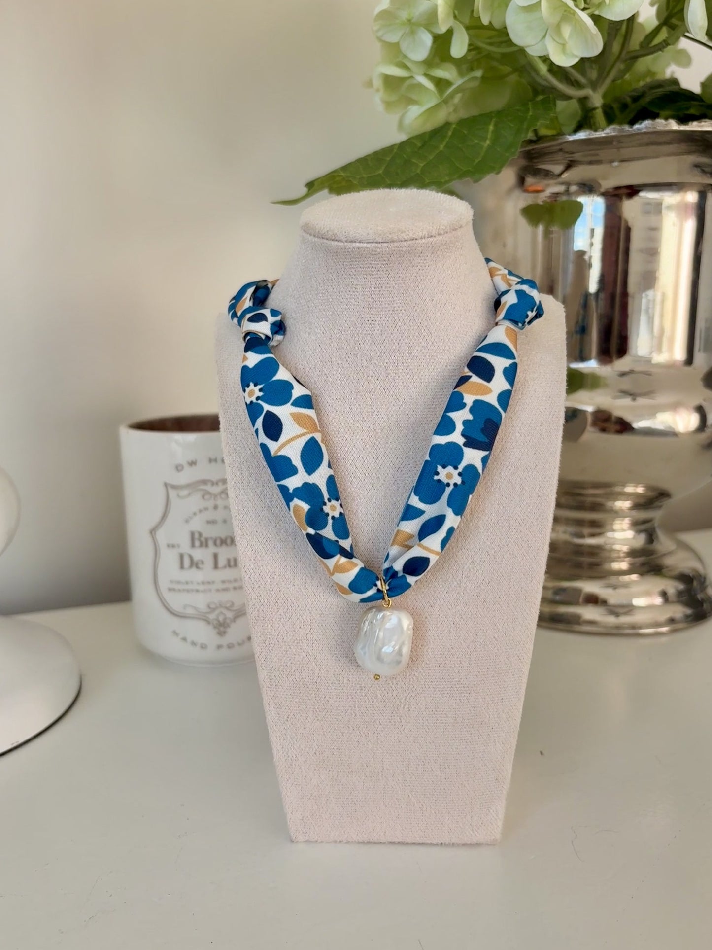 Pearly Blues Scarf Necklace - Teal Floral